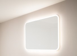 Glow Line mit Rundecken und Beleuchtung