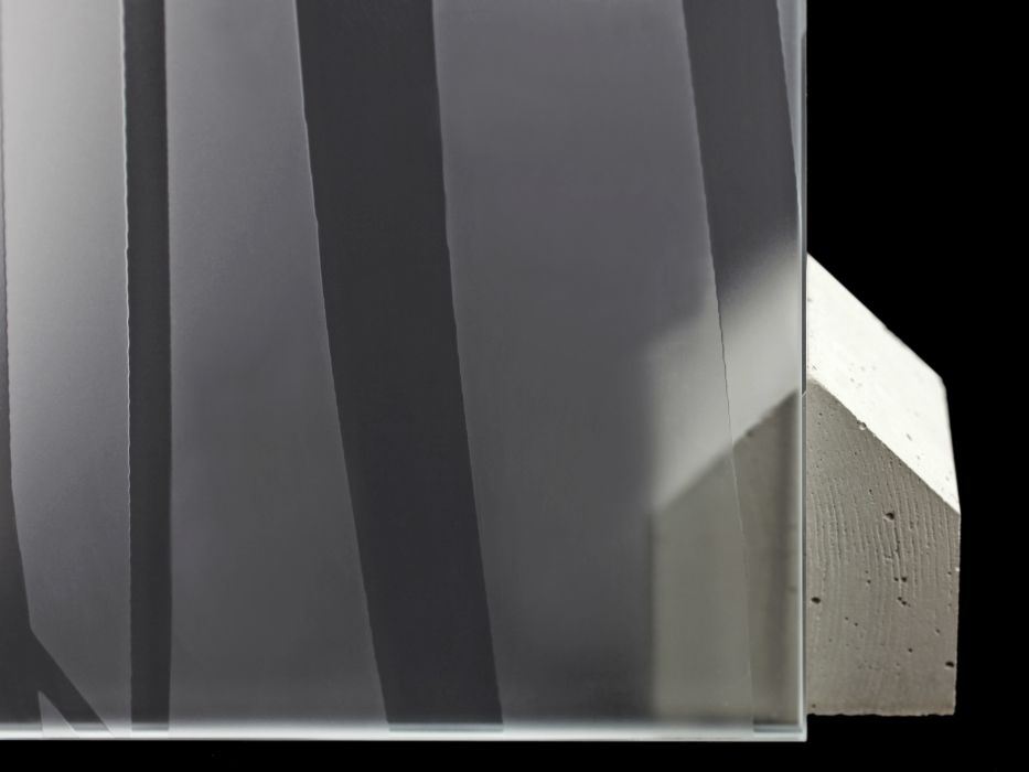M_Fili auf Weissglas satinierte Streifen auf satiniertem Glas